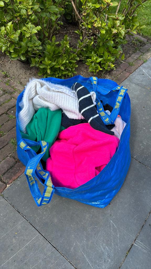 Koopje: Grote tas meisjes- /dameskleding maat s/xs!!, Ophalen, Gedragen, Maat 36 (S)