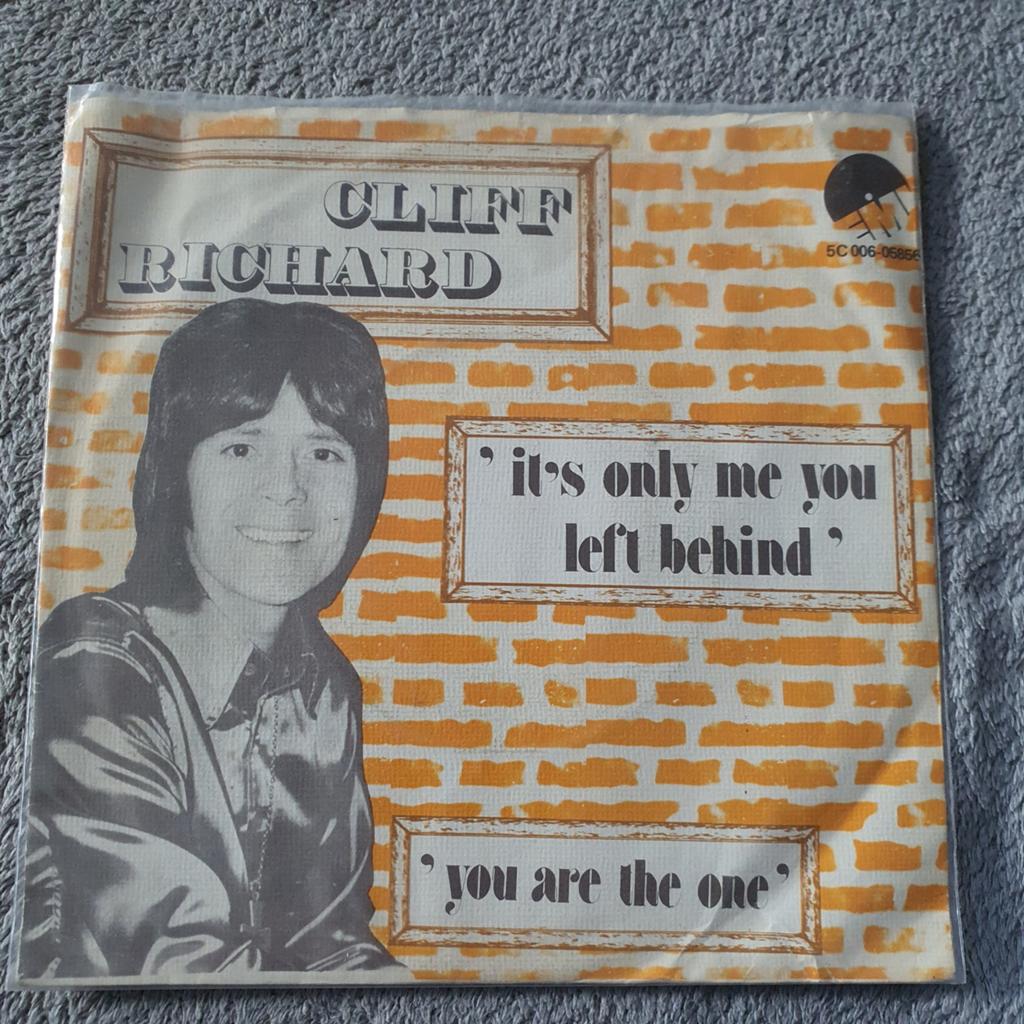 Cliff Richard  - It's only me you left behind, Ophalen of Verzenden, Gebruikt, Pop