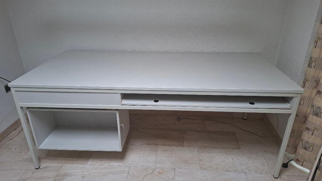 Bureau 210 x 95 x 82 hoog met groot uitschuifbaar blad, Huis en Inrichting, Bureaus, Ophalen, Gebruikt