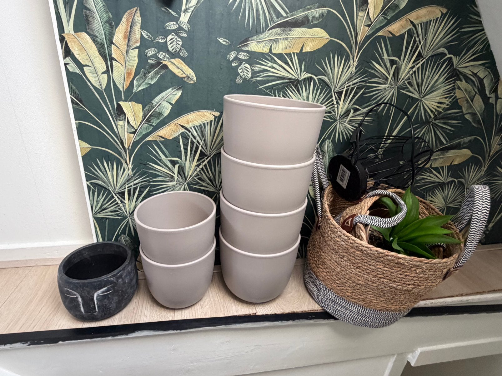 Bloempotten en wat andere prullaria, Ophalen, Rond, Binnen, Zo goed als nieuw