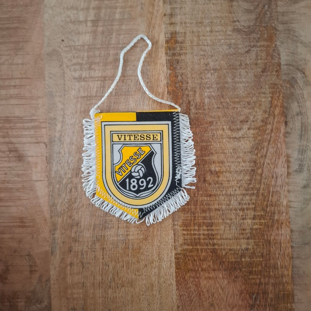 Vitesse vaantje, Ophalen of Verzenden, Zo goed als nieuw