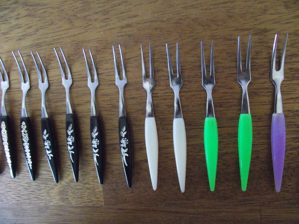 13 divers vintage bakeliet cocktailvorkje 10,5 cm 1960 p st, Ophalen of Verzenden