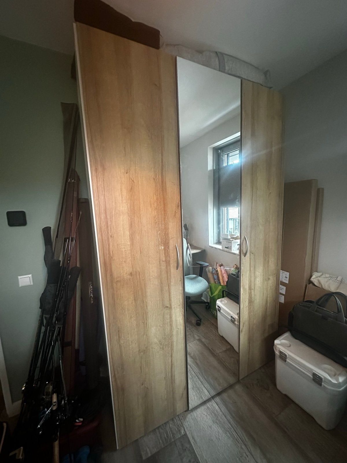 Kledingkast met spiegel (153x237 cm) - Lichte beschadigingen, Huis en Inrichting, Ophalen, Gebruikt, 200 cm of meer, 150 tot 200 cm