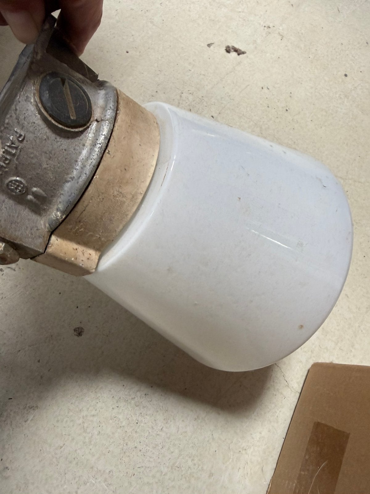 Wagenfeld melkglas buitenlamp porseleinen fitting, Ophalen, Zo goed als nieuw