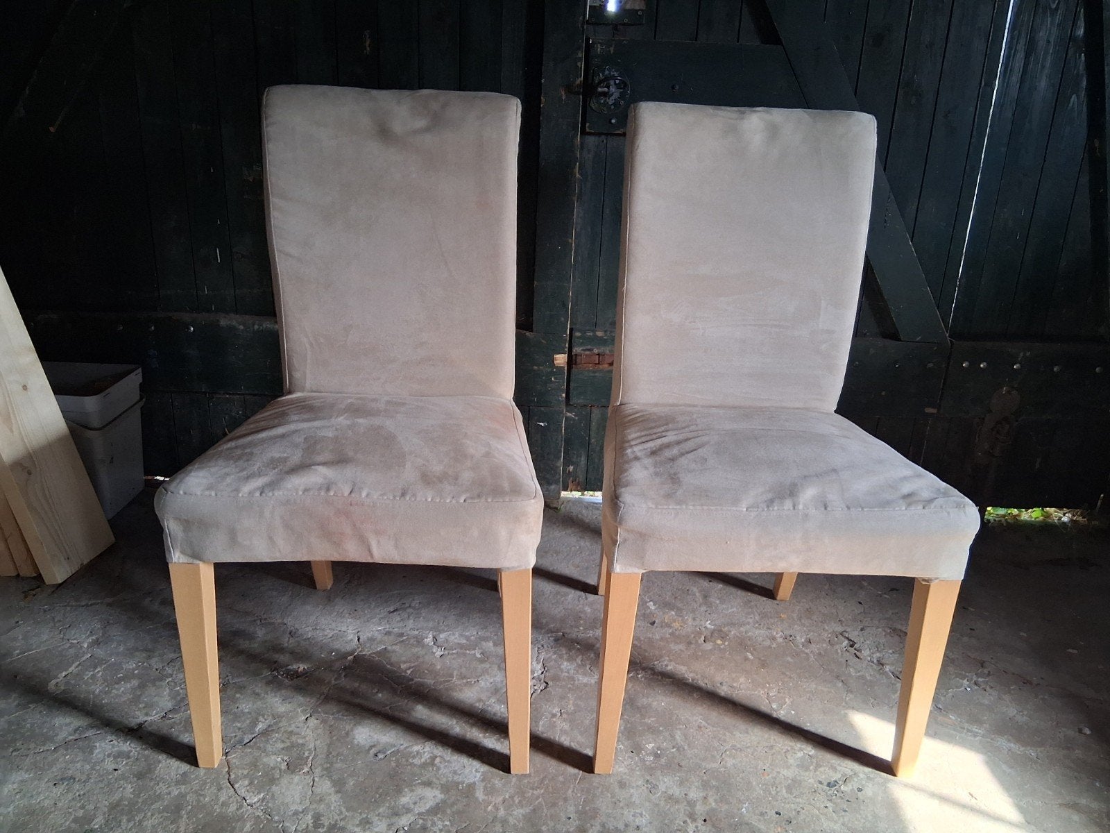 Twee mooie stoelen met stoffen bekleding, Huis en Inrichting, Stoelen, Ophalen, Twee, Overige kleuren, Zo goed als nieuw