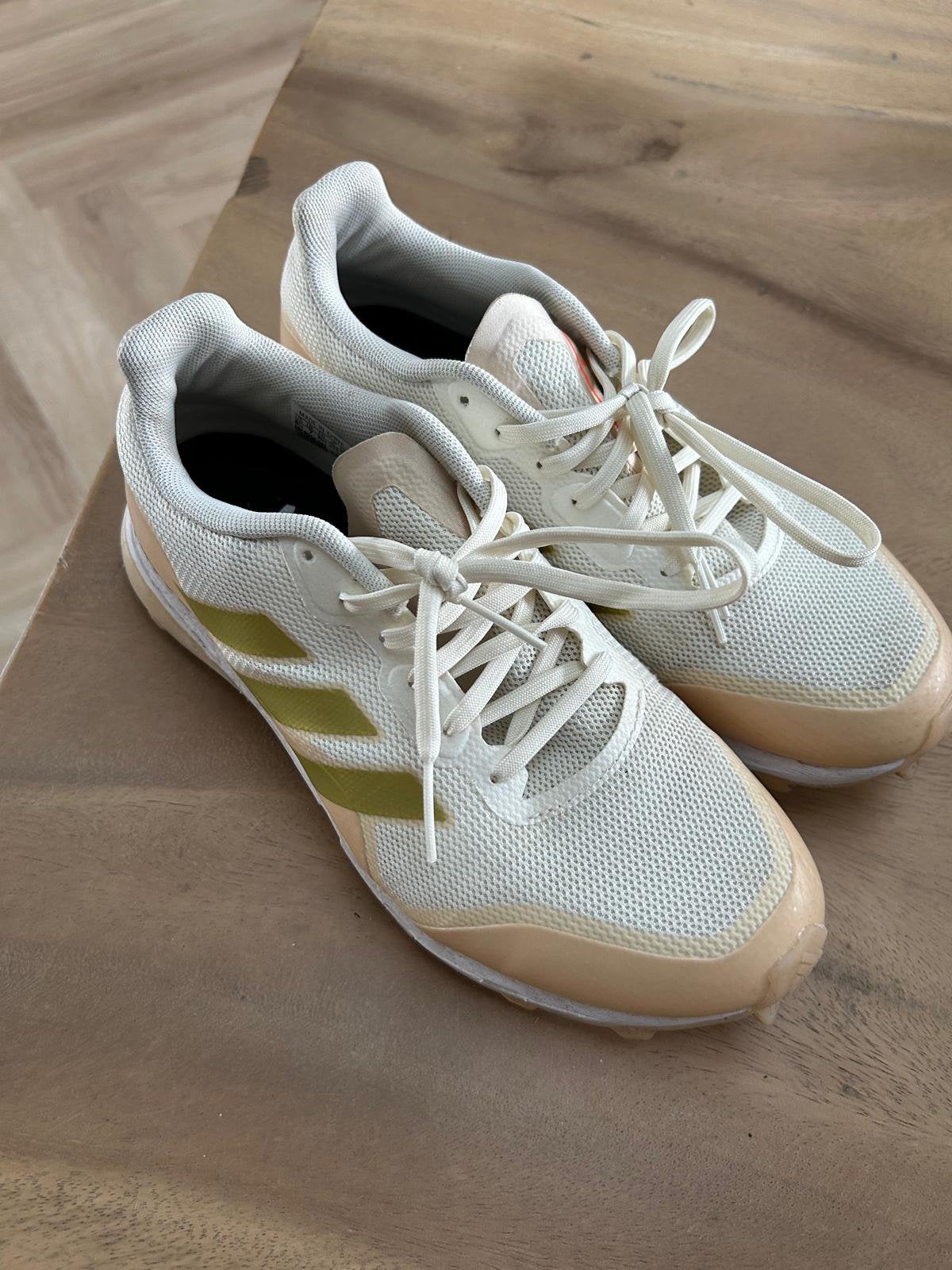 Adidas tennis schoenen maat 40, Adidas, L00, Schoenen, Ophalen of Verzenden