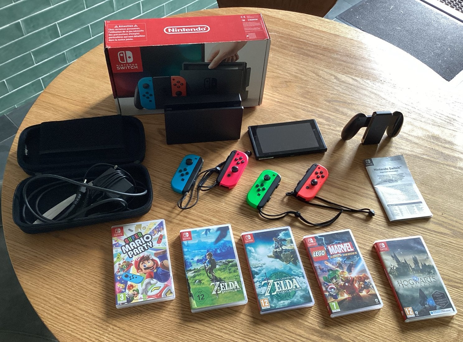 Nintendo Switch met 4 Joy-Cons en 5 topgames, Spelcomputers en Games, Ophalen of Verzenden, Switch Original, Met 3 controllers of meer