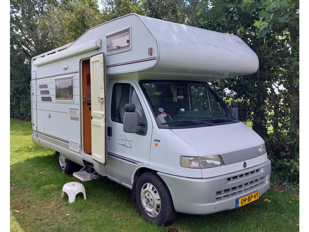 Hymer c 564 (1047783), Caravans en Kamperen, Campers, Reservewiel, Alkoof, Ringverwarming, Fiat