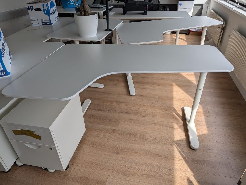 Kantoormeubels IKEA – bureaus & archiefkast (wit) set of los, Huis en Inrichting, Bureaus, Ophalen, Gebruikt, IKEA