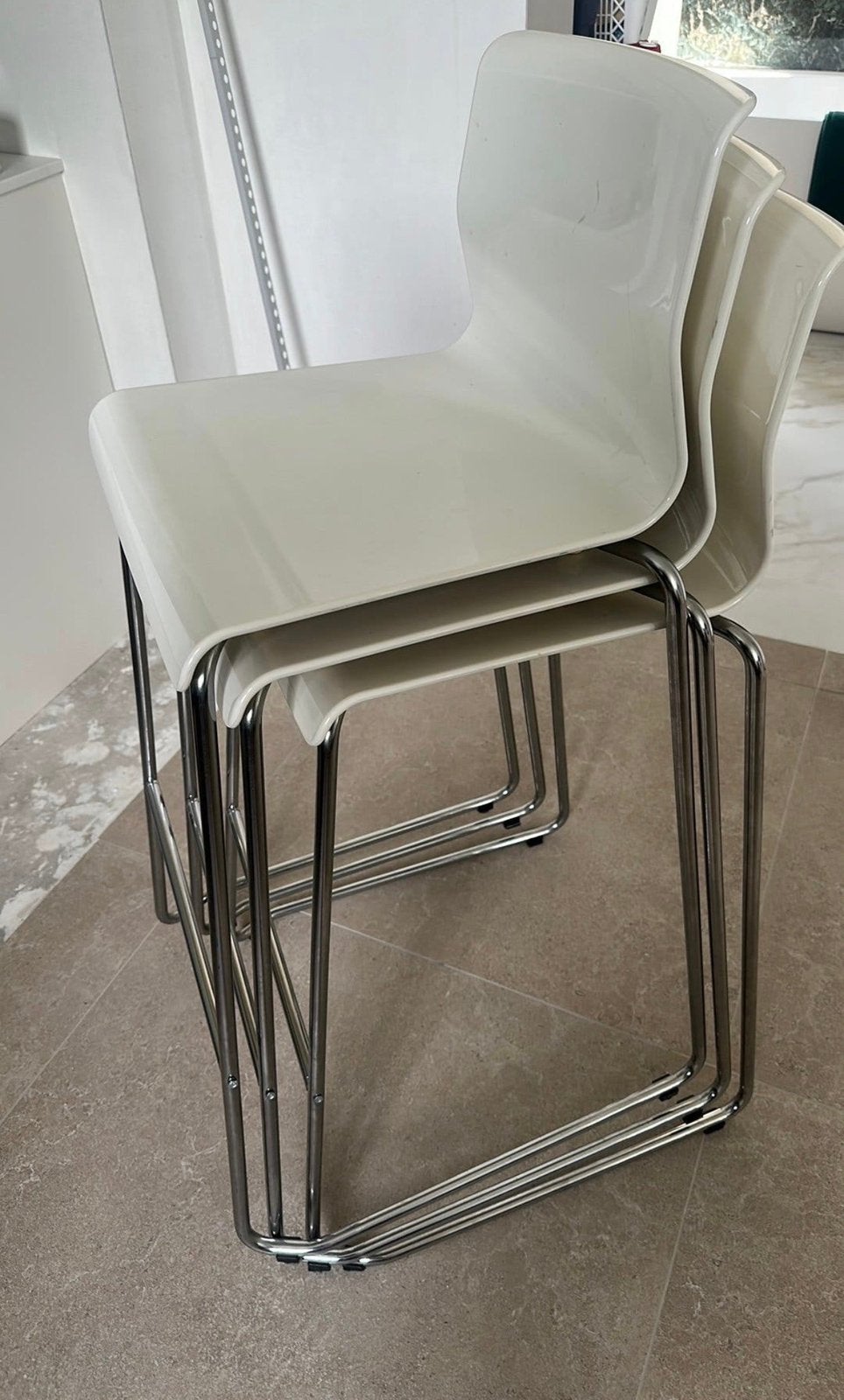 Bar stoelen, Ophalen, Zo goed als nieuw, Wit, Twee