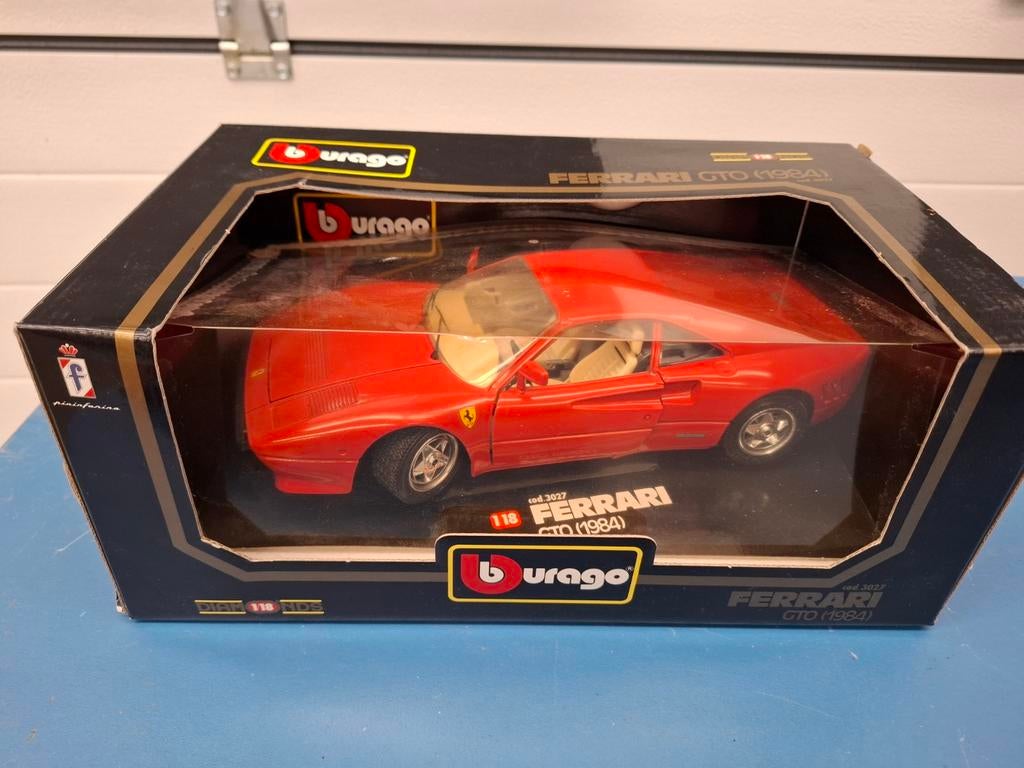 Burago Ferrari GTO 1984 rood 1/18 nieuw in doos., Ophalen of Verzenden, Nieuw, Auto, Bburago