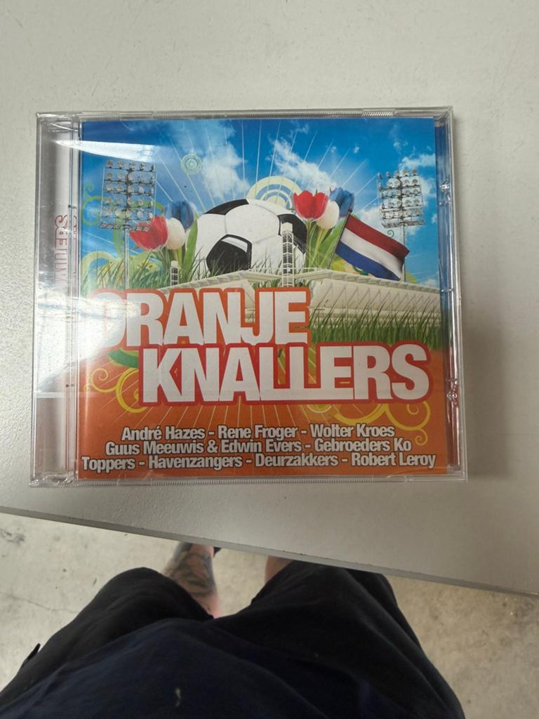 WK Oranje tip - Oranje Knallers CD los en partijverkoop, Ophalen, Nieuw in verpakking, Levenslied of Smartlap