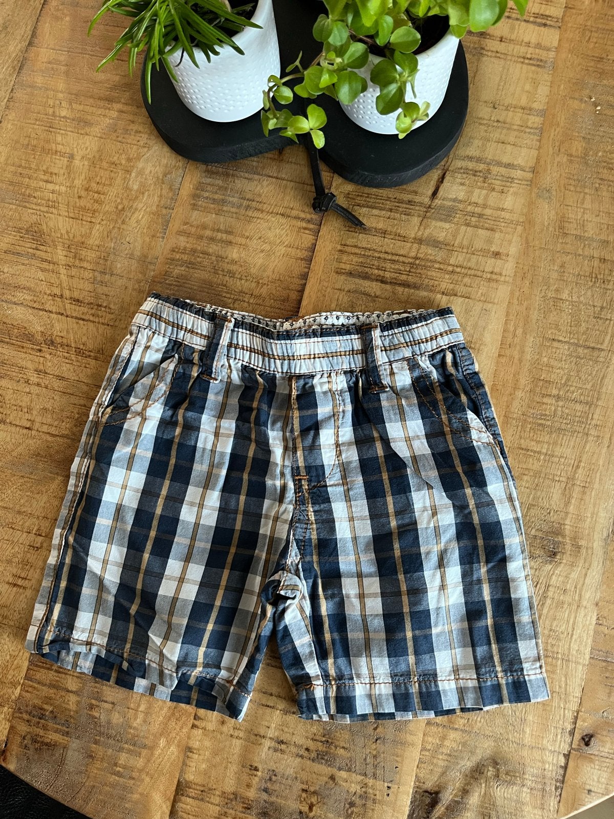 Ikks korte broek ruitjes blauw/wit/bruin maat 62, Ophalen of Verzenden, Zo goed als nieuw, Jongetje, Broekje