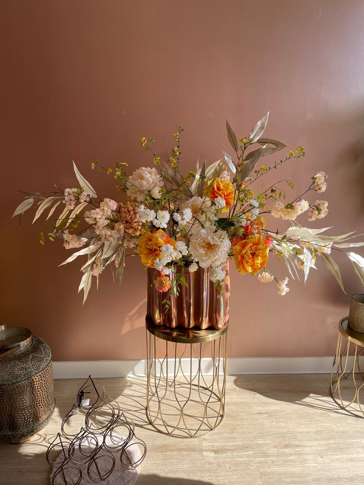 Prachtige EcriLiving vaas met groot bouquet zijde bloemen, Ophalen, Zo goed als nieuw, Inclusief decoratie, Roze