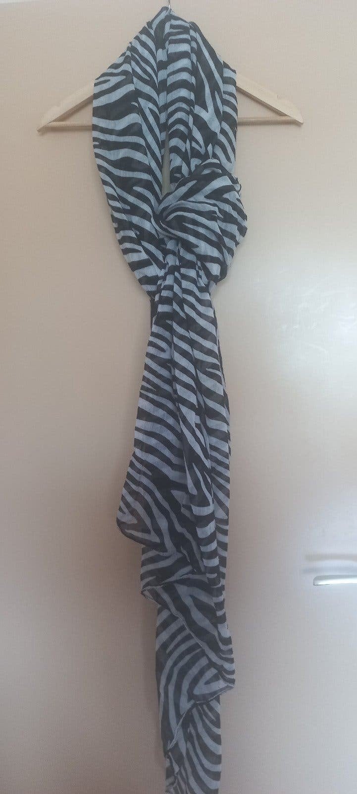 Zebraprint Chiffon Sjaal / Wikkeldoek, Ophalen of Verzenden, Zo goed als nieuw, Sjaal