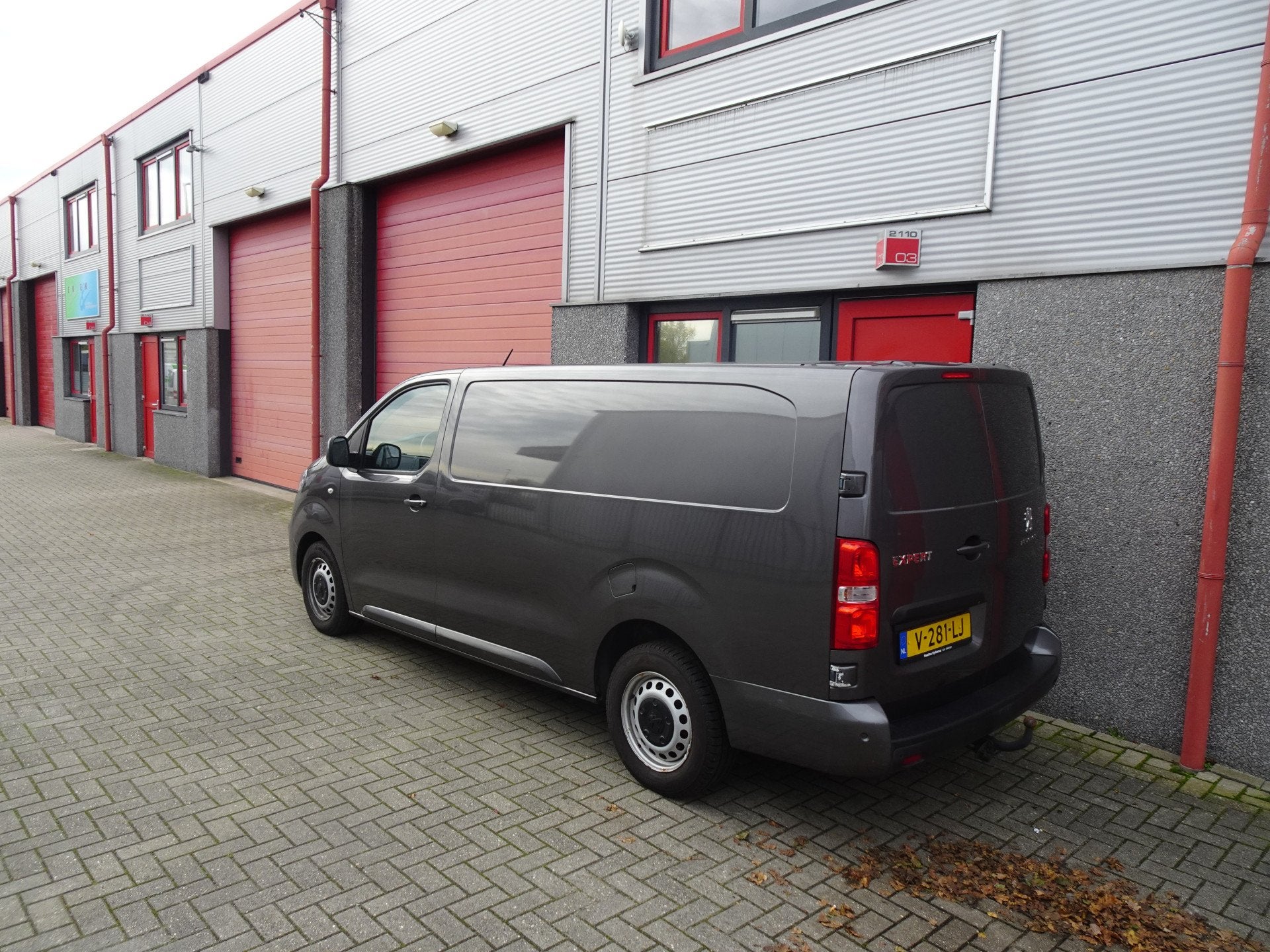 Peugeot Expert 231L 2.0 BlueHDI 150 Premium Pack airco 3 zit, Auto's, Voorwielaandrijving, Stof, Gebruikt, 4 cilinders
