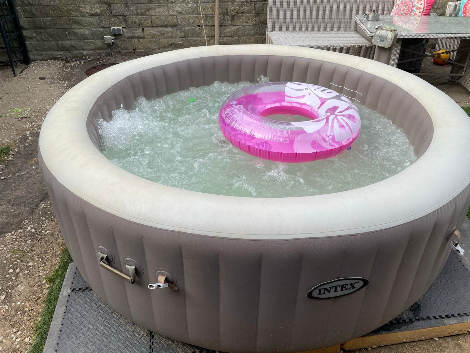Intex jacuzzi xl  6 persoons, Ophalen, Gebruikt, Pomp, Opblaasbaar