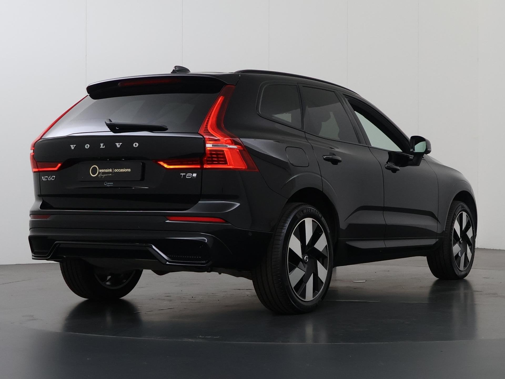 Volvo XC60 2.0 T8 Plug-in hybrid AWD Plus Dark | LongRange |, Automaat, Dealer onderhouden, Stof, Gebruikt
