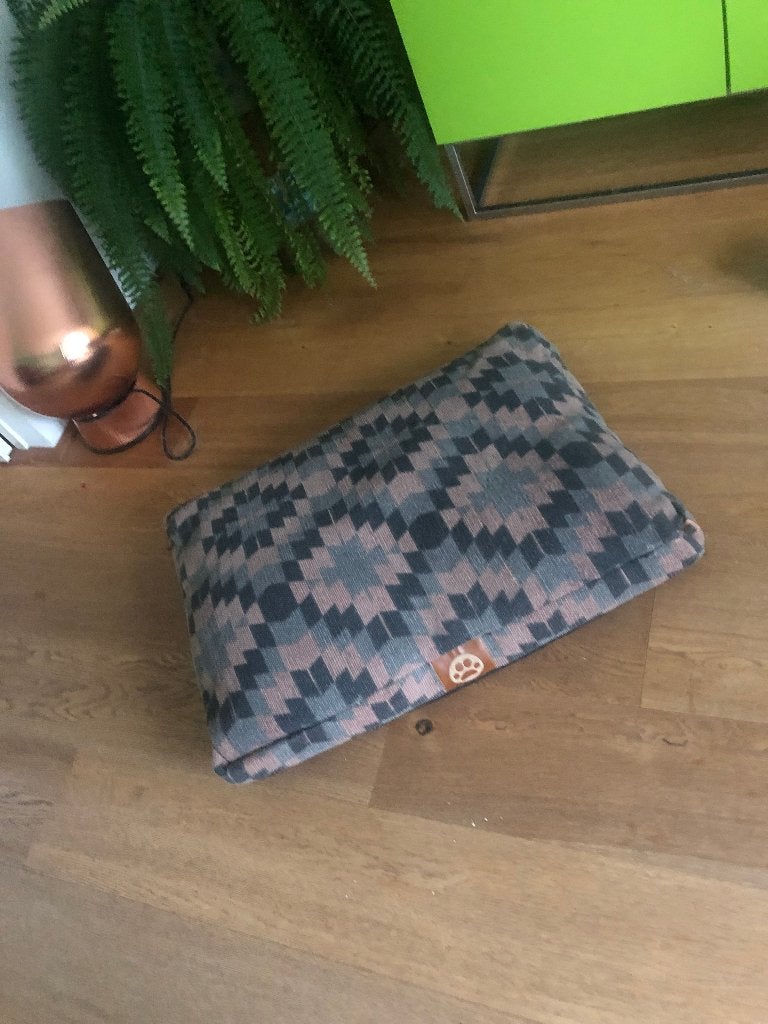 Luxe Hondenkussen robuuste stof orthopedische ligging M/L, Ophalen of Verzenden, Nieuw, Stof