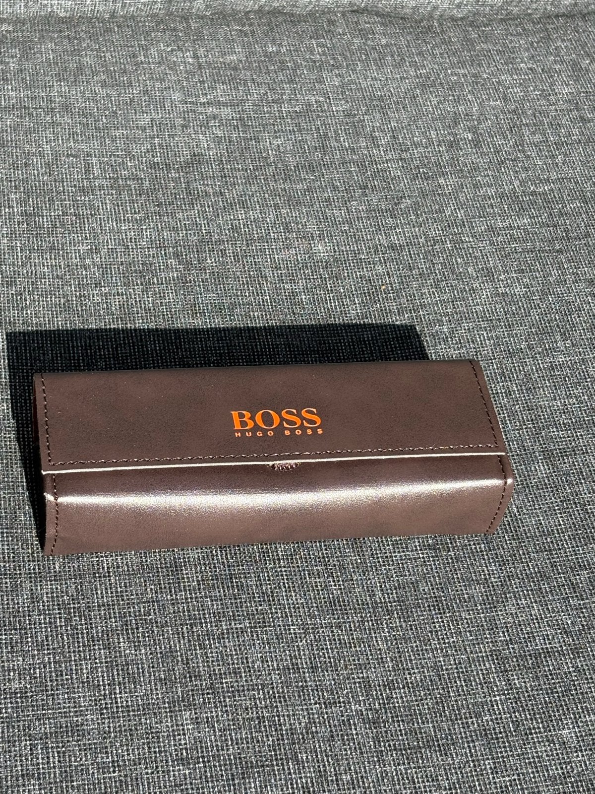 Hugo Boss brillenkoker met doekje, Ophalen of Verzenden, Zo goed als nieuw, Bruin, Overige merken