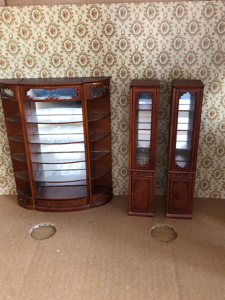 Poppenhuis verzamel  vitrinekast, Ophalen of Verzenden, Gebruikt, Poppenhuis
