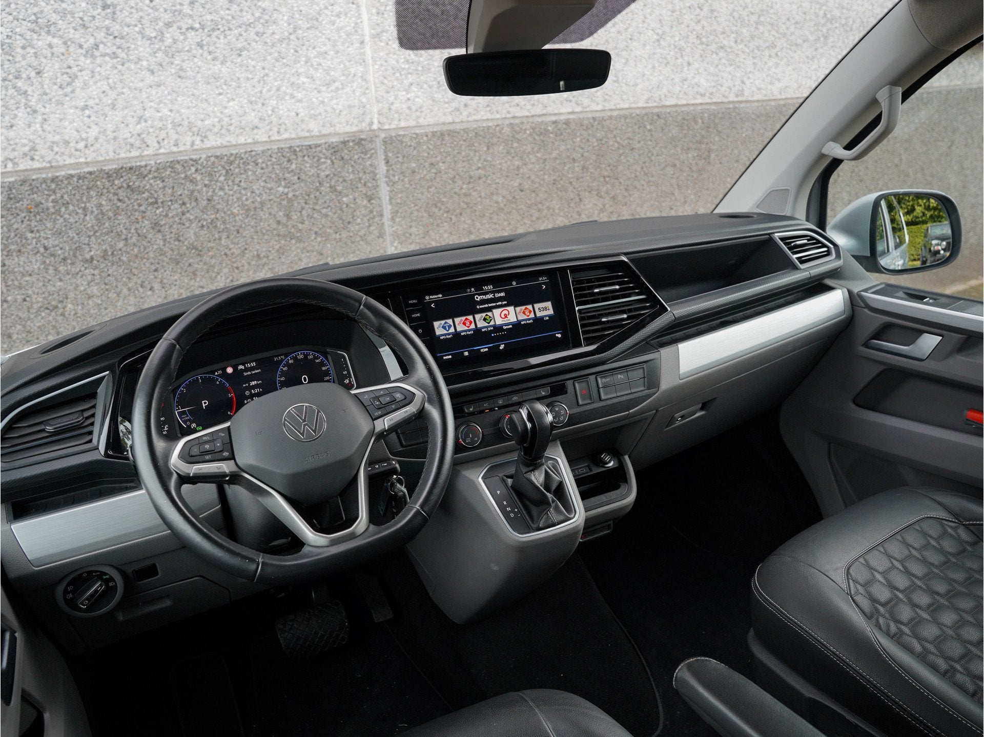 Volkswagen Transporter 2.0 TDI L2H1 30 DC Bulli | 75 Edition, Auto's, Gebruikt, 4 cilinders, Volkswagen, 1972 kg