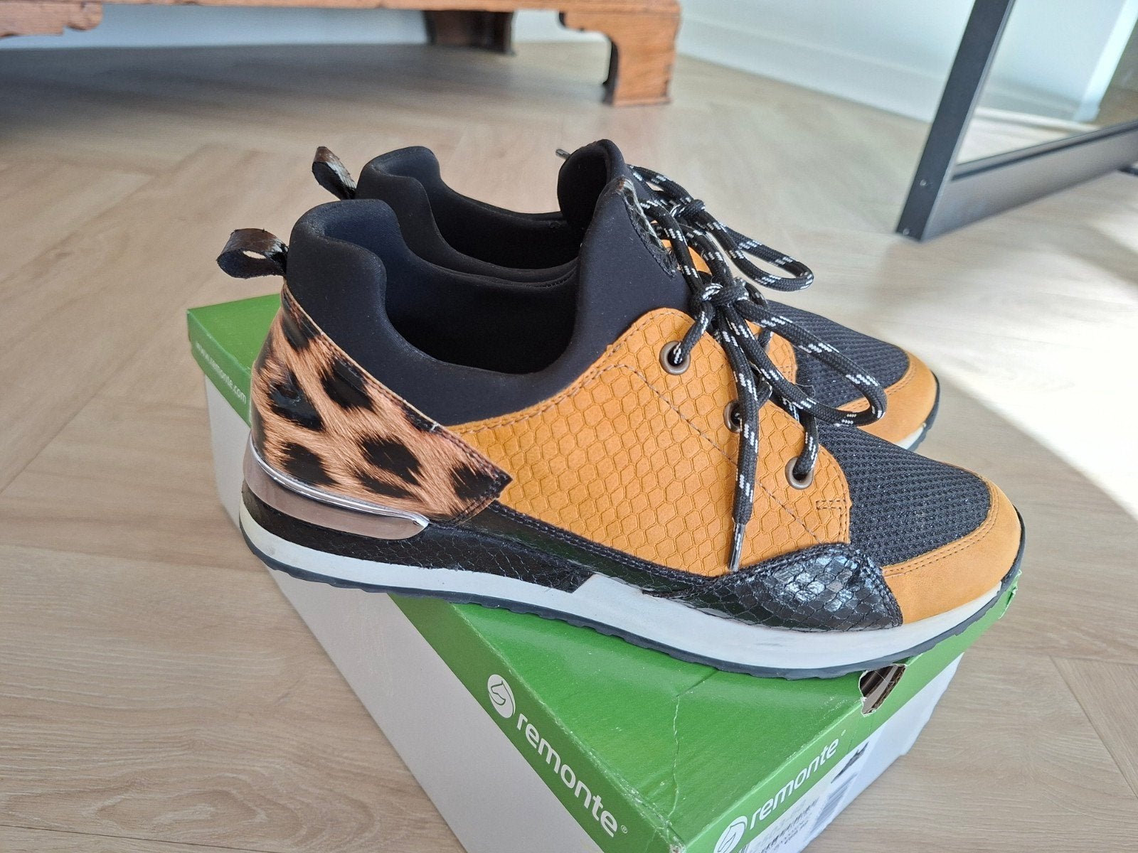 Dames sneakers van Remonte maat 40, Remonte, Ophalen of Verzenden, Sneakers of Gympen, Zo goed als nieuw
