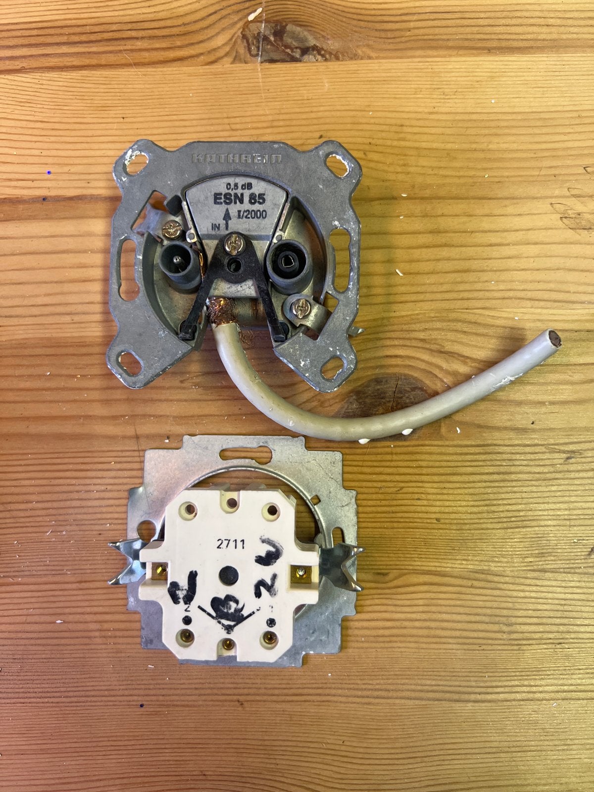 Hirschmann ESN 85 Antenne/Coax Stopcontact, Ophalen of Verzenden, Gebruikt, Stopcontact