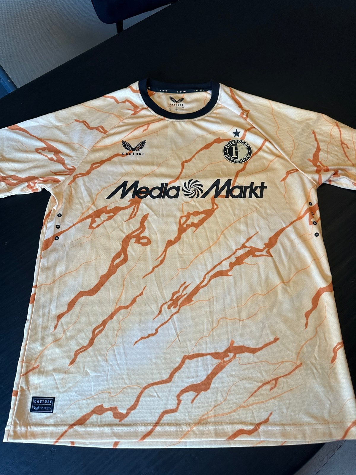 Feyenoord shirt maat L - Zo goed als nieuw, Maat 52/54 (L), Meerkleurig, Ophalen of Verzenden, Zo goed als nieuw
