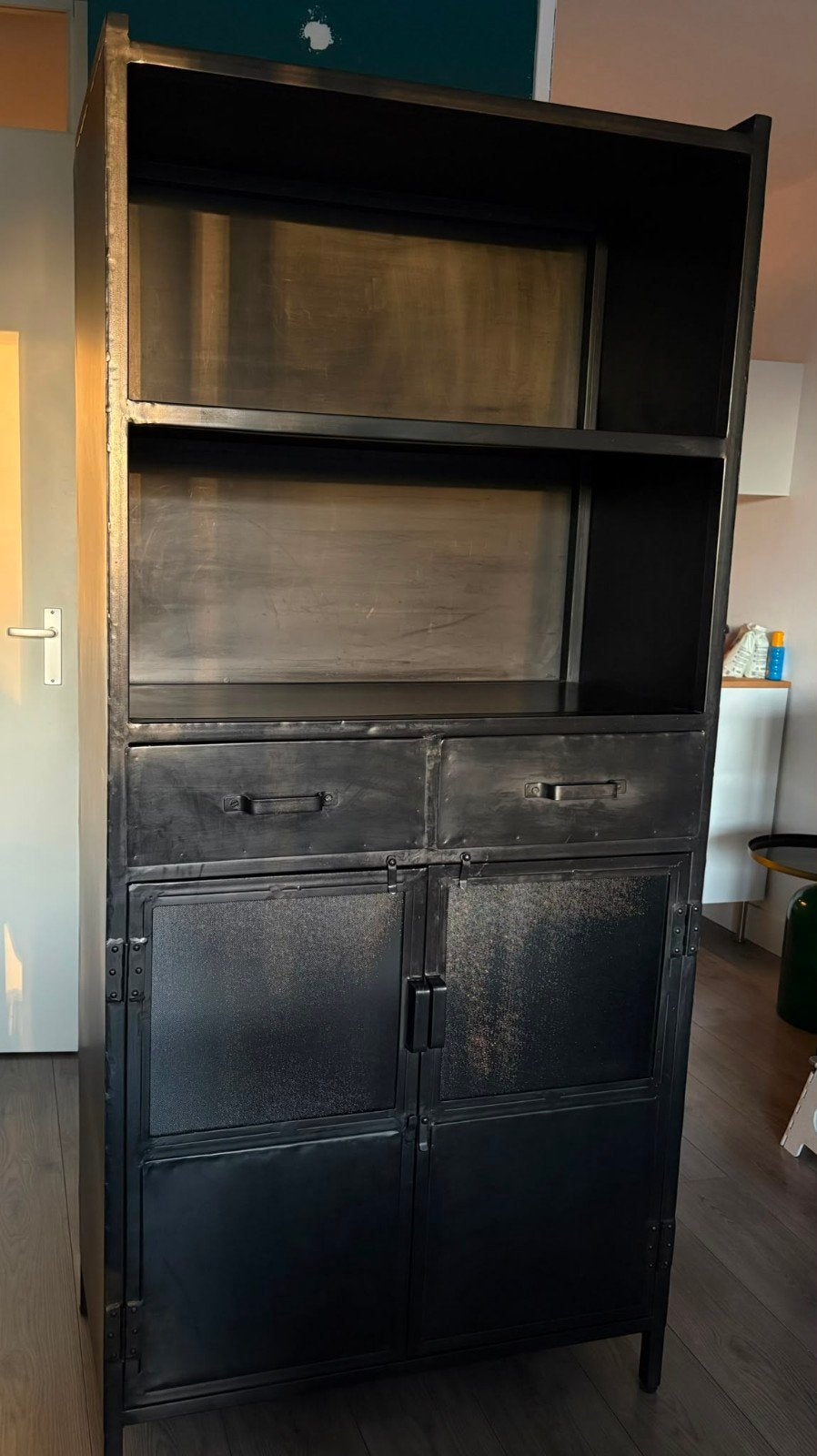 Mooie industriële buffetkast van Eleonora, Huis en Inrichting, Met lade(s), Zo goed als nieuw, Glas, 25 tot 50 cm