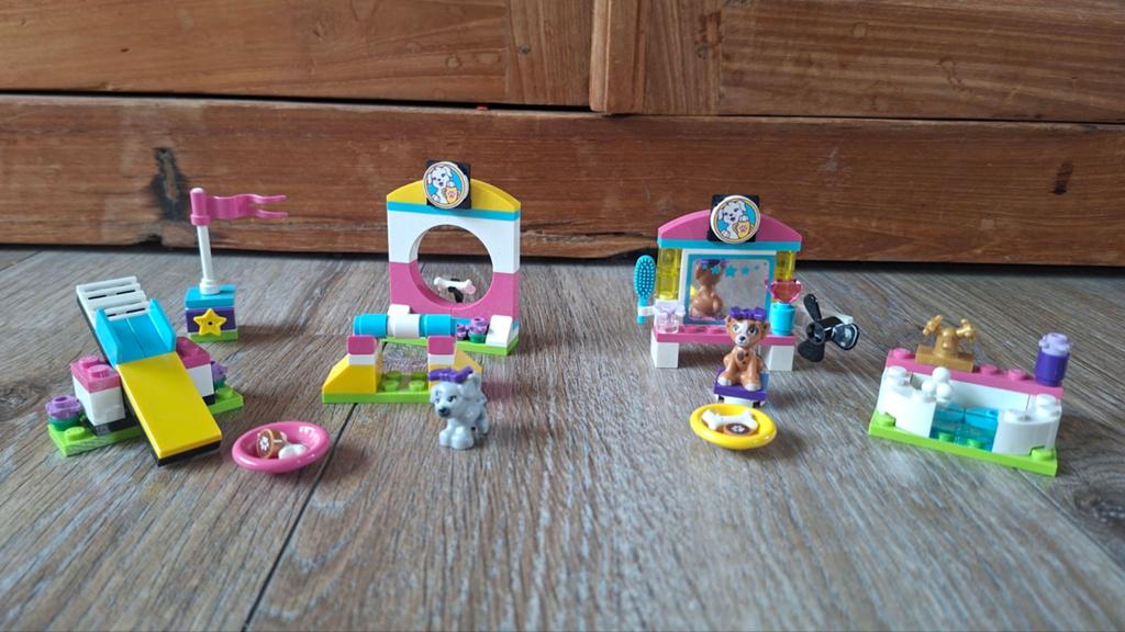 Lego puppy speeltuin 41303 en lego puppy verzorgplek 41302, Kinderen en Baby's, Speelgoed | Duplo en Lego, Compleet, Lego, Friends