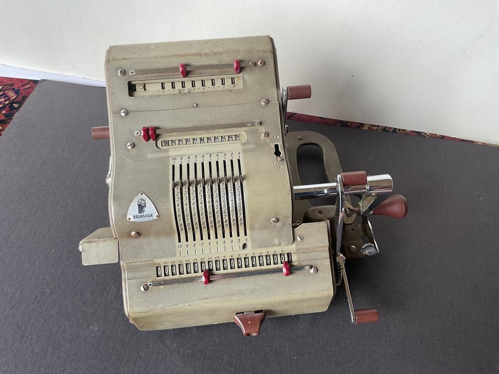 Mechanische rekenmachine Brunsviga jaren 1950, Antiek en Kunst, Verzenden