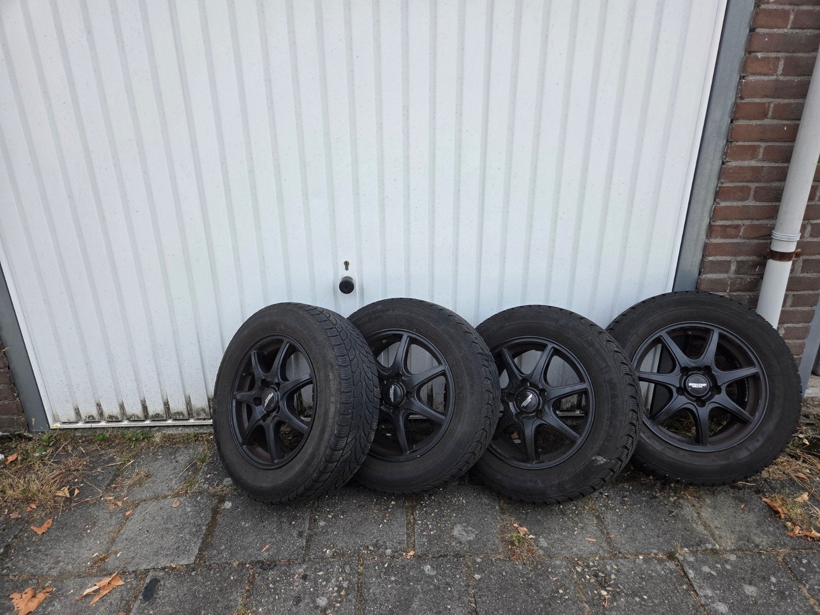 Aluminium velgen+BRIDGESTONE winterbanden 195/65R15, Ophalen