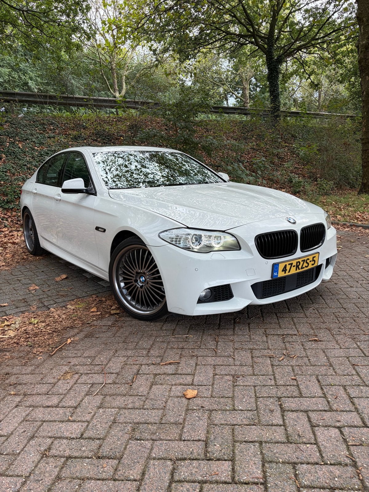 BMW F10 528i | 2010 | Benzine | Automaat | 20"| ACC, Auto's, Automaat, Achterwielaandrijving, Zwart, 258 pk
