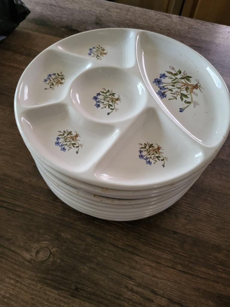 Set van 9 gourmet borden met bloemmotief, Huis en Inrichting, Keuken | Servies, Ophalen, Gebruikt, Keramiek, Bord(en)