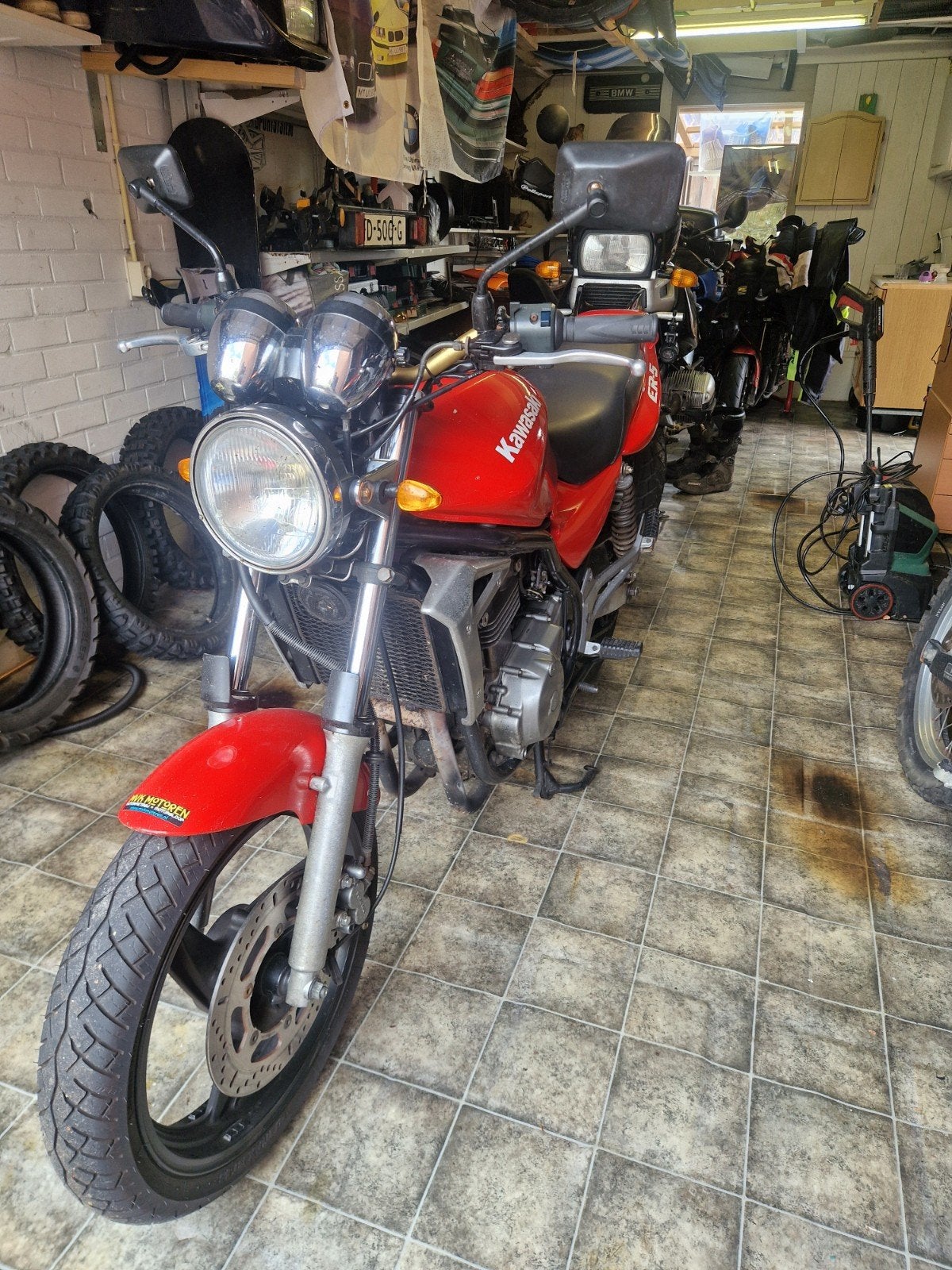 Kawasaki ER-5 2001, Particulier