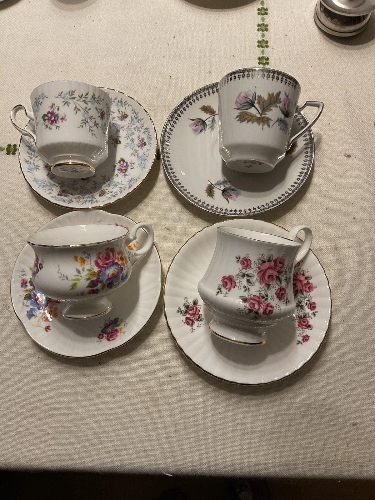 Flowers and coffee, Huis en Inrichting, Keuken | Servies, Ophalen, Overige stijlen, Kop(pen) en/of Schotel(s)