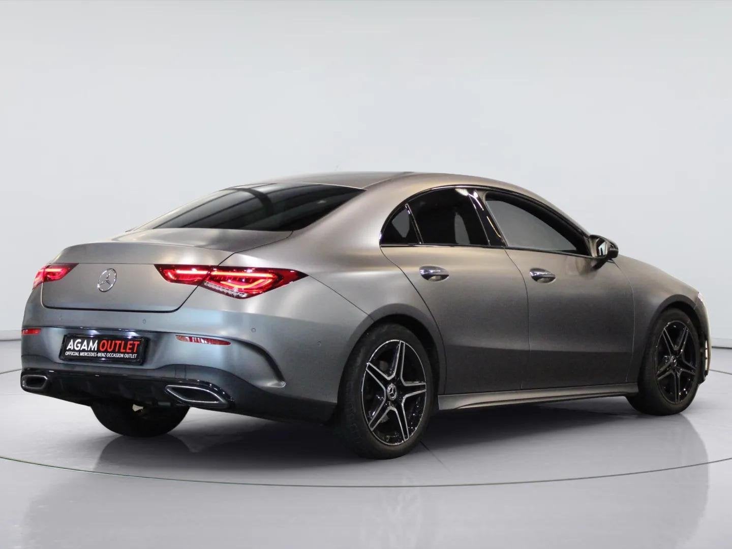 Mercedes-Benz CLA Coupé 200 Business Solution AMG, Sportstoelen, Gebruikt, 4 cilinders, Leder en Stof