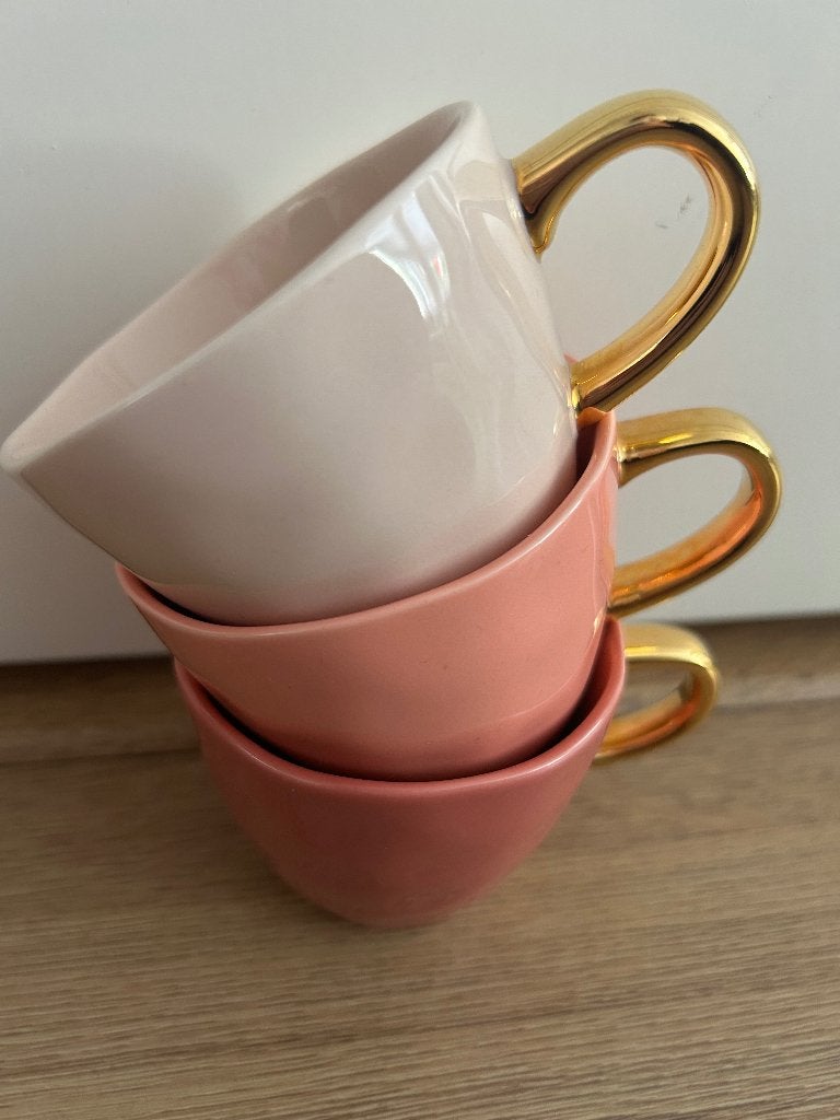 Urban Nature Culture koffiekopjes 3 stuks rood/roze, Huis en Inrichting, Keuken | Servies, Ophalen, Gebruikt, Overige stijlen