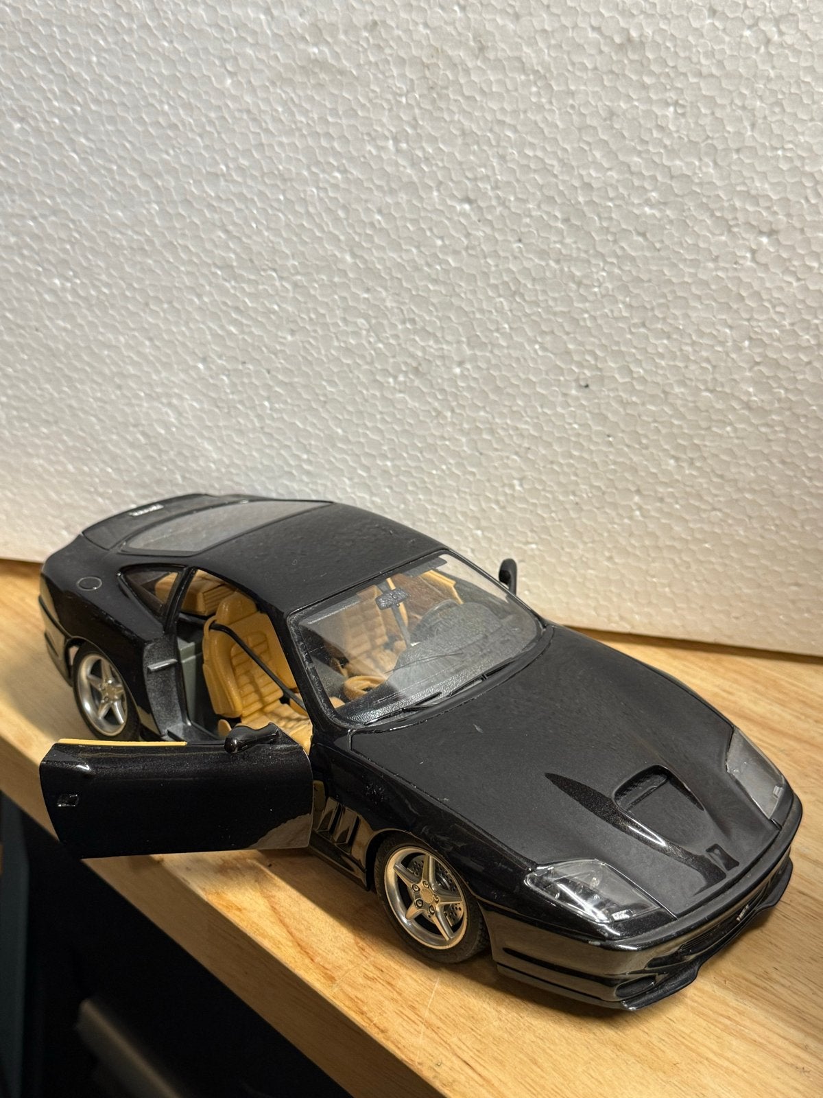 Bburago Ferrari 550 Maranello 1:18 Zwart - Made in Italy, Ophalen of Verzenden, Gebruikt, Auto, Bburago