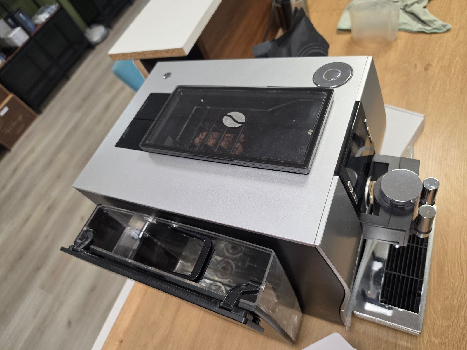 Jura Z6 Volautomatische Koffiemachine - Topkwaliteit Koffie, Ophalen, Info@nl.jura.com, Koffiebonen, 4 tot 10 kopjes