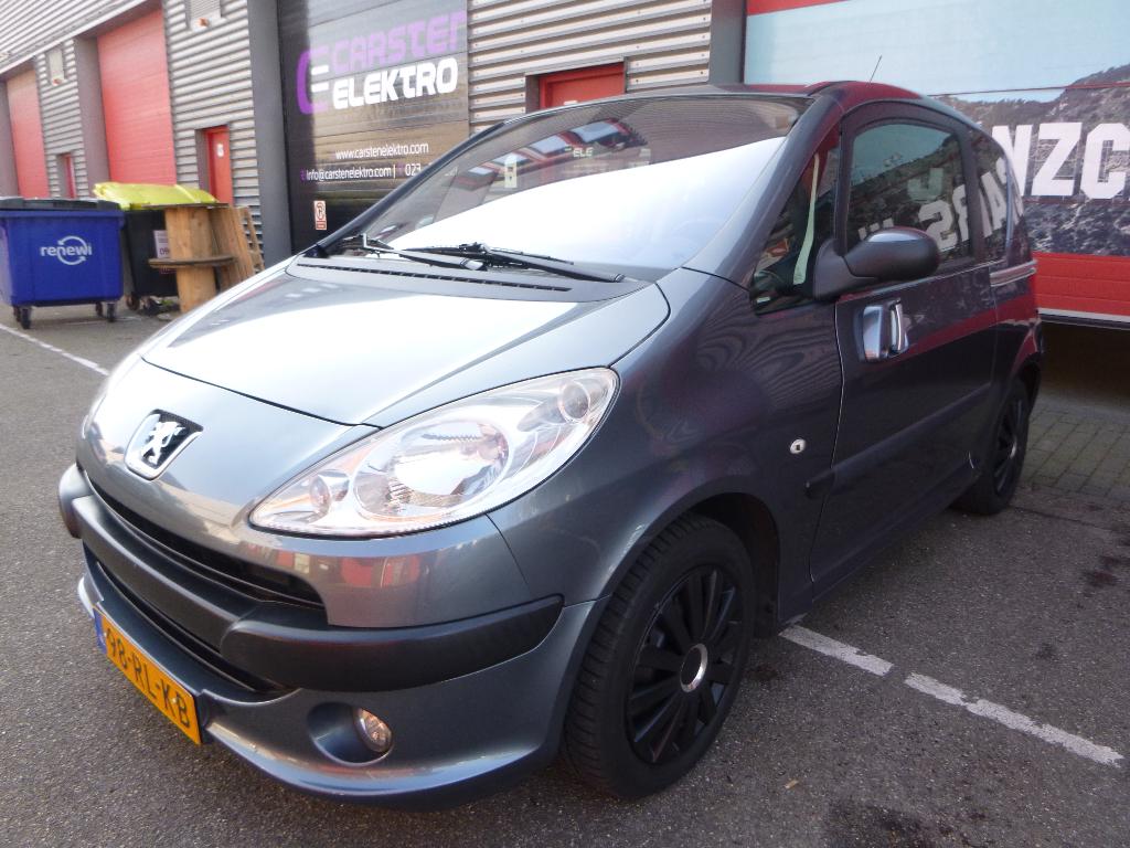 Peugeot 1007 1.6 Sporty AUTOMAAT,AIRCO,CRUISE,trekh.luxe uit, 4 cilinders, 4 stoelen, Bedrijf, Grijs