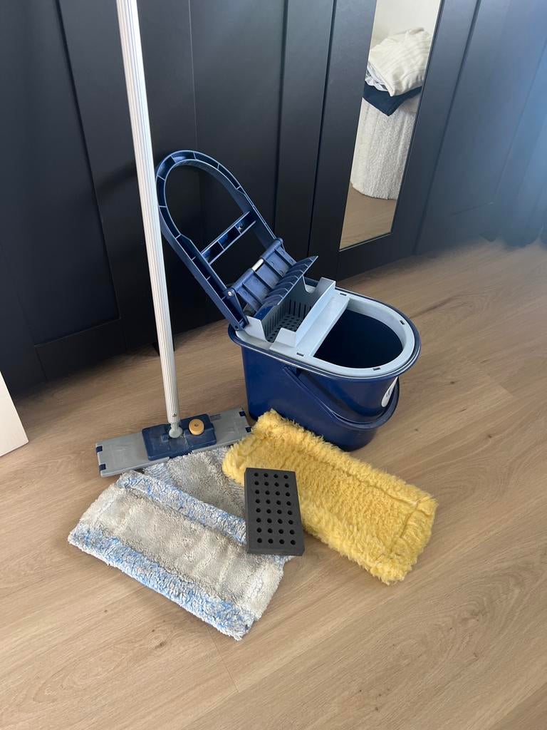 Hara press butler met stok, droogvezel en twee vloerdoeken, Huis en Inrichting, Ophalen, Dweilemmer, -bak, of -wagen