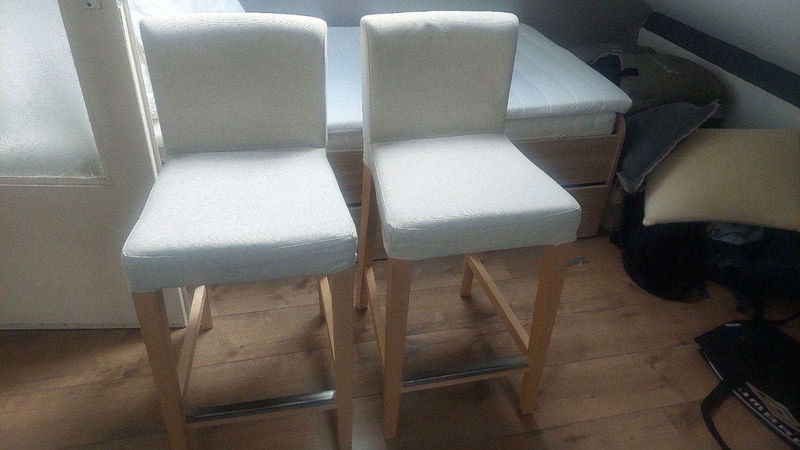 Set van 2 IKEA Henriksdal barkrukken met afneembare hoezen, Ophalen, Gebruikt, Met voetsteun, 60 tot 90 cm