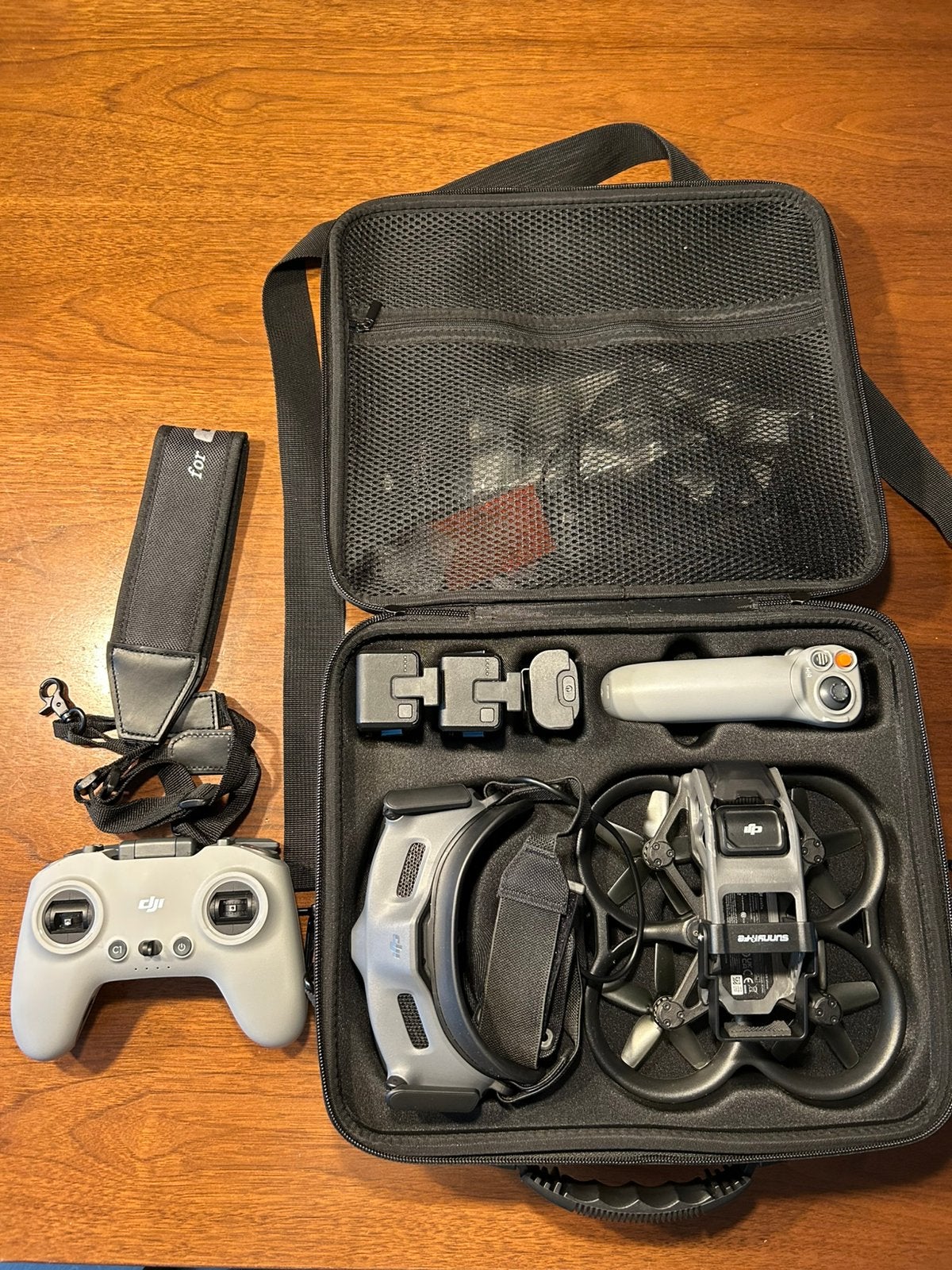 DJI Avata + Goggles + 2 controllers en vele extra’s, Ophalen of Verzenden, Zo goed als nieuw