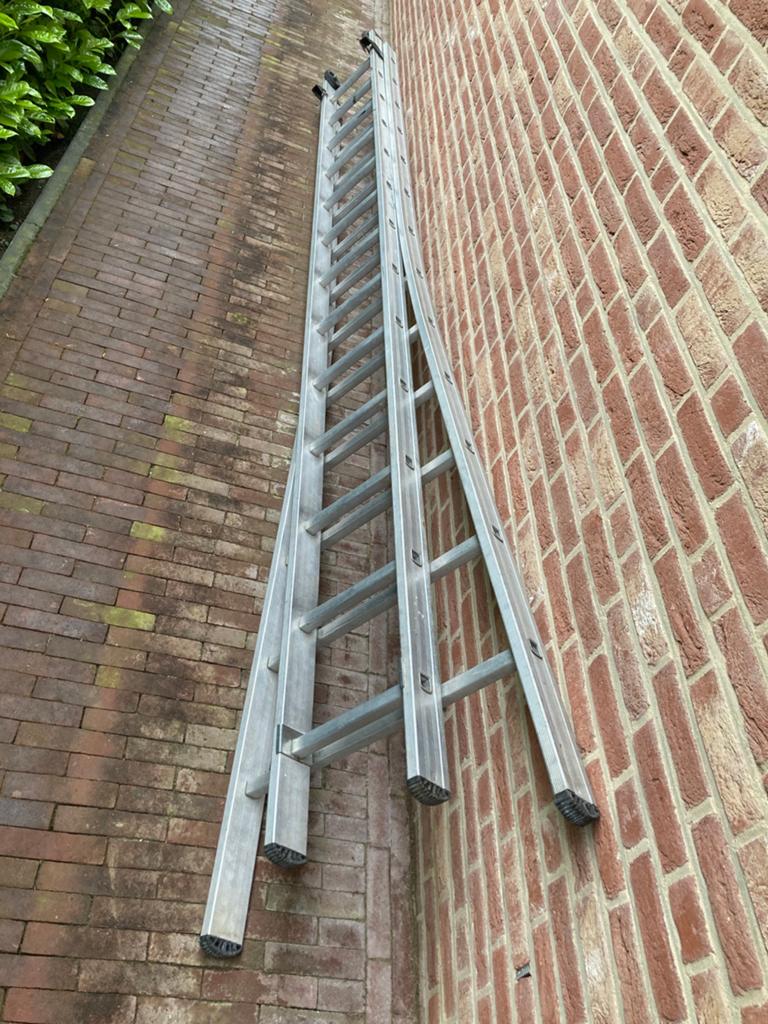 Aluminium ladder 13 sporen, 2 delig 3,80m, Doe-het-zelf en Verbouw, Ladders en Trappen, Ophalen, Gebruikt, Ladder, Opvouwbaar of Inschuifbaar