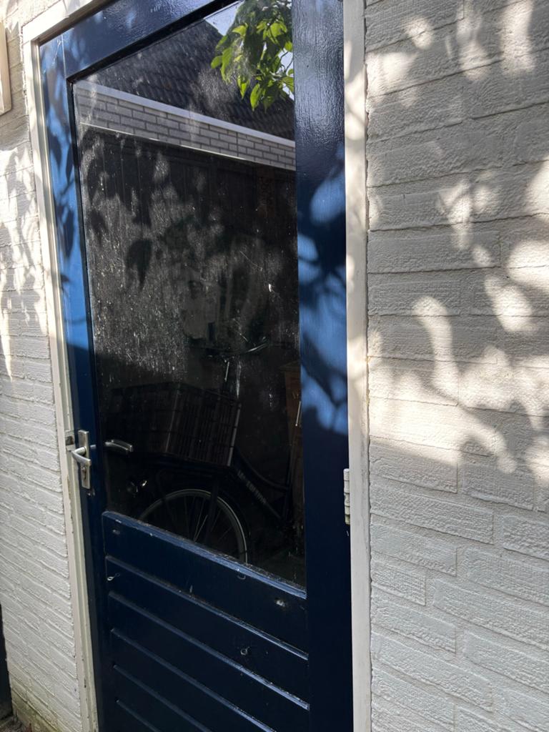 Gezocht buitendeur met glas, 80 tot 100 cm, Ophalen of Verzenden, 200 tot 215 cm, Hout
