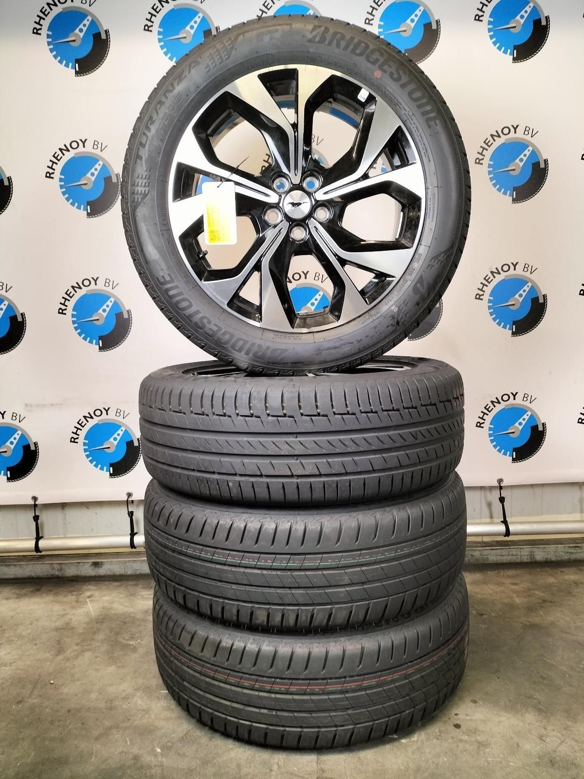 Ford mustang Mach-E 2022 zomerset 225/55 19 Bridgestone, Auto-onderdelen, 19 inch, Gebruikt, -, -