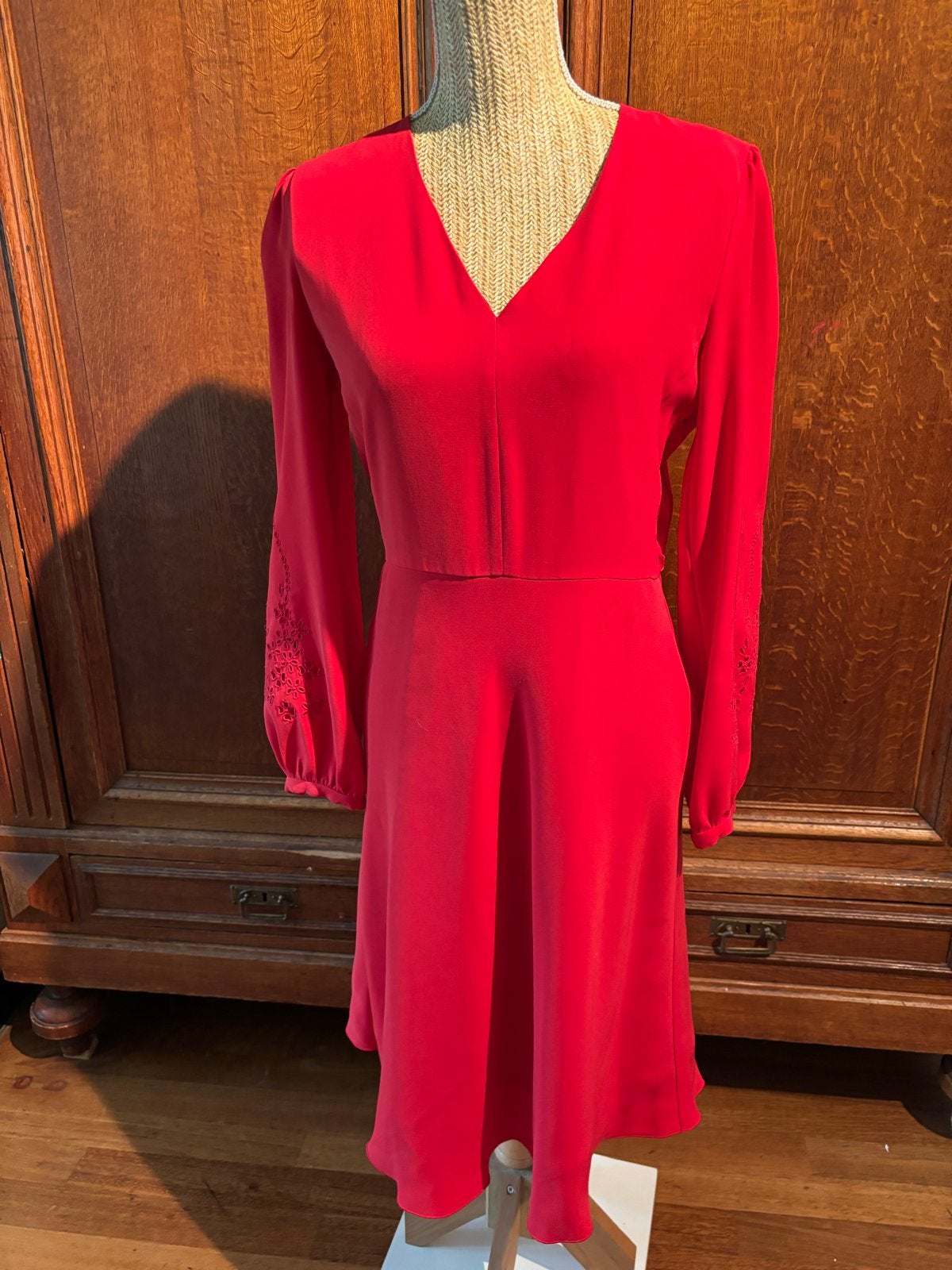 MaxMara Studio Rode Jurk met Geborduurde Mouwen - Maat M, Kleding | Dames, Maat 38/40 (M), Ophalen of Verzenden, Zo goed als nieuw