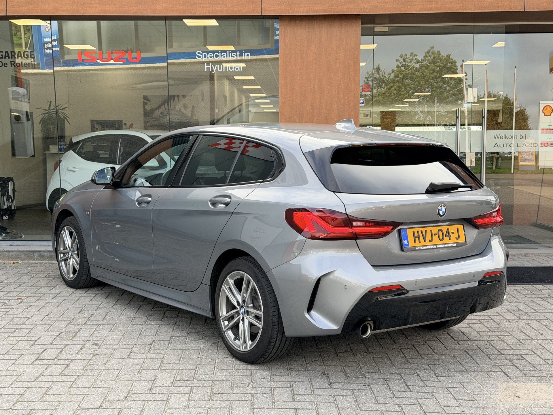 BMW 1-serie 118i M-Sport | Carplay | Parkeer sensoren | DAB, Auto's, 136 pk, Gebruikt, Automatische klimaatregeling, Leder en Stof